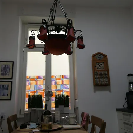 Vollmoebiliertes Auf Zeit In Innenstadt Von Apartment