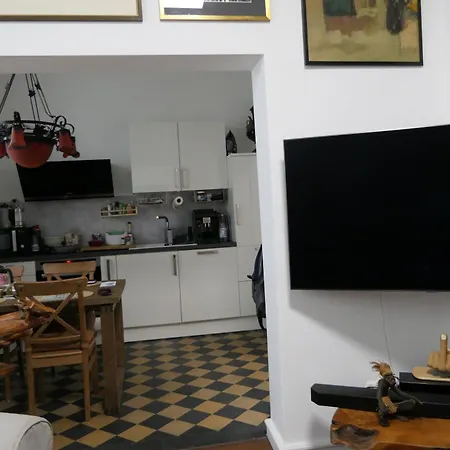 Apartment Vollmoebiliertes Auf Zeit In Innenstadt Von *