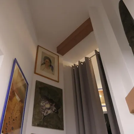 Apartment Vollmoebiliertes Auf Zeit In Innenstadt Von