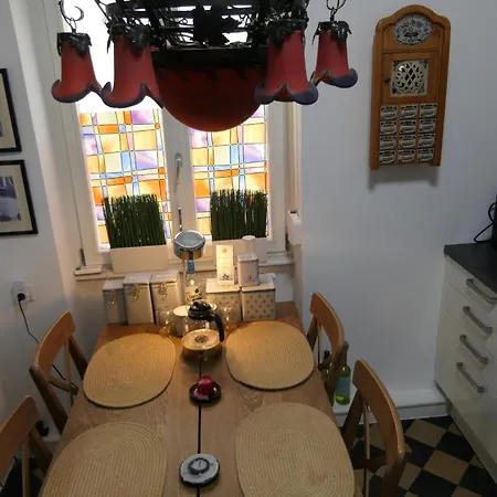 Apartment Vollmoebiliertes Auf Zeit In Innenstadt Von